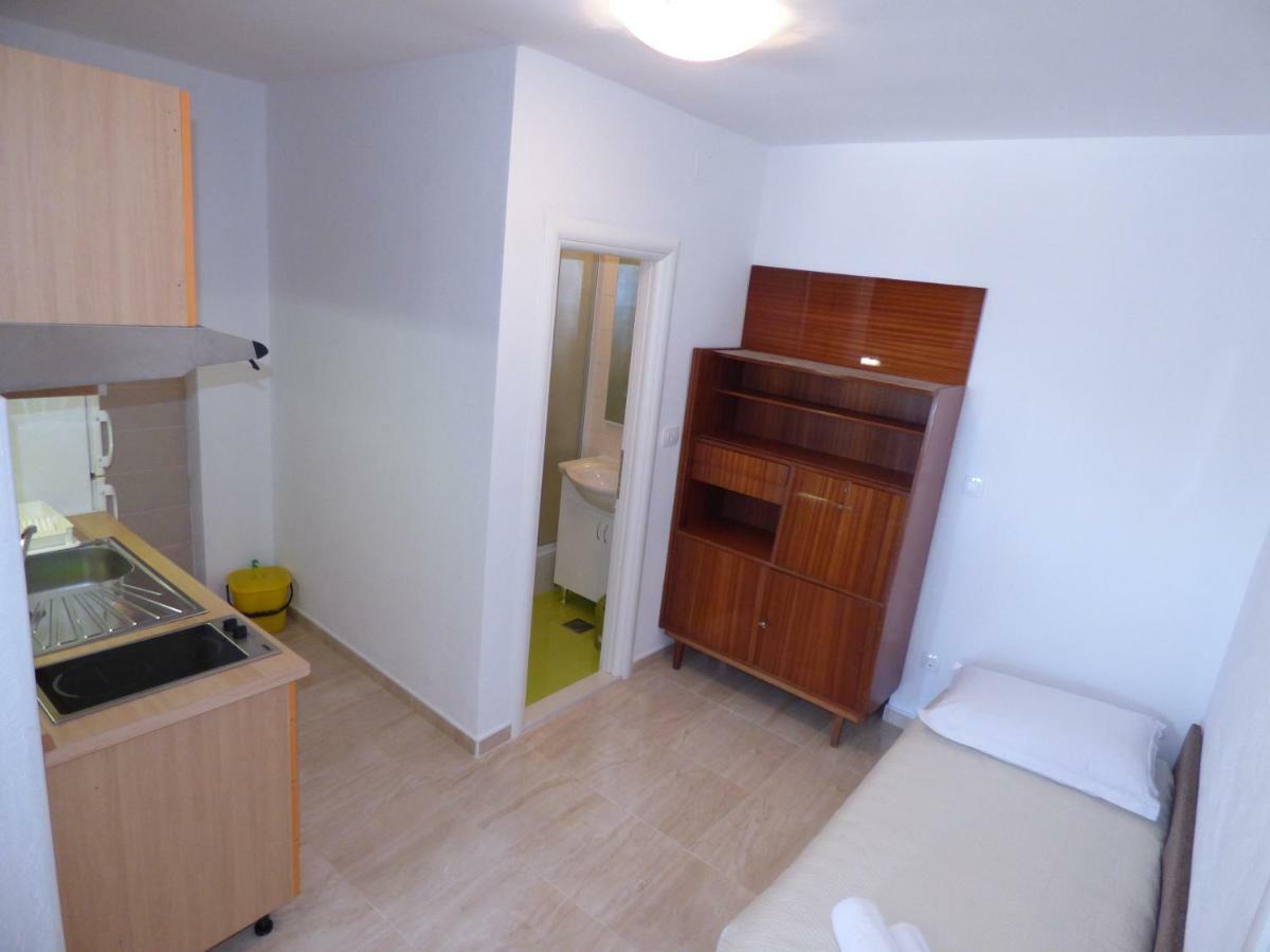 Apartmani Dalija Tucepi Bagian luar foto